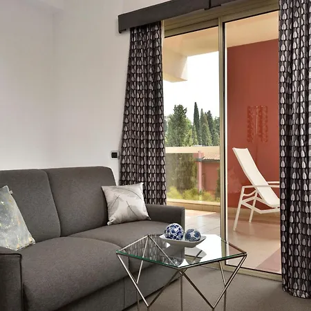 Continental Wellness & Σιρμιόνε