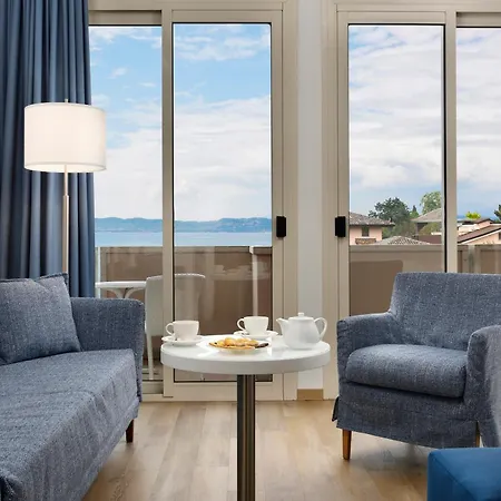Ξενοδοχείο Continental Wellness & 4*