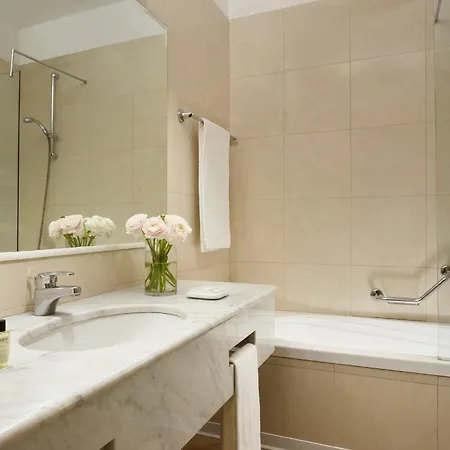 Ξενοδοχείο Continental Wellness & Σιρμιόνε