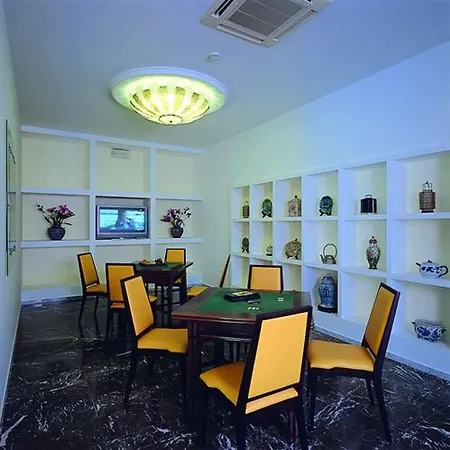 Continental Wellness & Σιρμιόνε