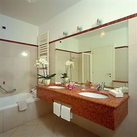 Continental Wellness & Ξενοδοχείο 4*